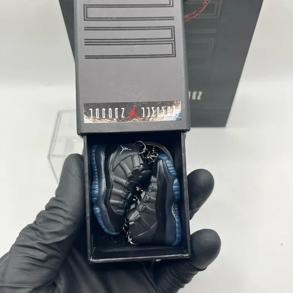 Retro Jordan 11 Custom Black Sneaker Keychain w/ box, bag, and display case - Picture 7 of 11